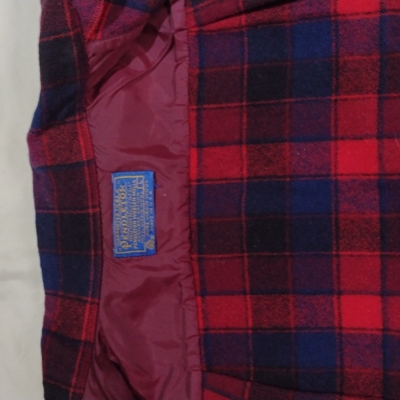 Vintage Pendleton button wool shirt. - Picture 11 of 12